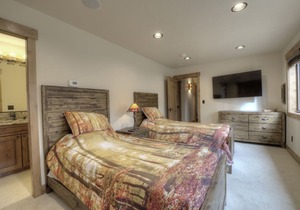 Large Beautiful 3DG-Dofel with Panoramic Mountain View