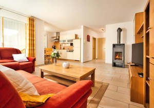 Large vacation apartment (70sqm) with balcony and garden