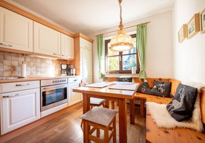 Luxurious holiday apartment "Alpenrose" at the foot of the Zugspitze