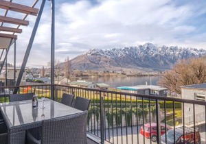 Marina Quarters 406B