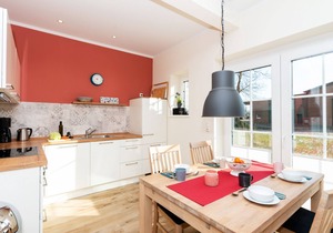 Mia - Exclusive vacation home with sauna, fireplace, 4 pers.