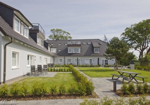 Modern vacation apartment with private terrace - Haus Inselwind FeWo MEERzauber