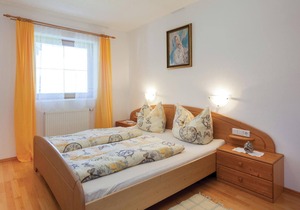Nestled between the Carnic Ridge and the Lienz Dolomites on the sunny side of the Alps, these apartm