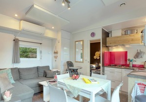 Nice modern cottage on cozy campsite.