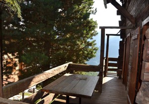 Outside : chalet for 6 persons, balcony and terrace with garden furniture -Inside : 80 sqm, separate