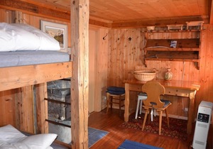 Outside : chalet for 6 persons, balcony and terrace with garden furniture -Inside : 80 sqm, separate