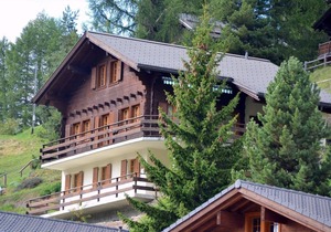 Outside : chalet for 8 persons, large terrace and balcony with garden furniture -Inside : 160 sqm, s