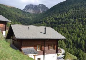 Outside : chalet for 8 persons, large terrace and balcony with garden furniture -Inside : 160 sqm, s