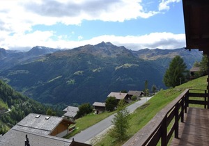 Outside : chalet for 8 persons, large terrace and balcony with garden furniture -Inside : 160 sqm, s