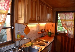 Outside: cottage for 6 people, balcony and terrace with garden furniture -Interior: 80 m2, closed en