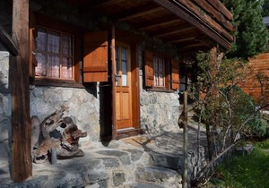 Outside: cottage for 6 people, balcony and terrace with garden furniture -Interior: 80 m2, closed en