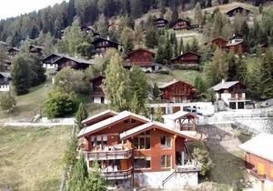 Outside : luxury modern apartment on the ground floor of a chalet, for 6-7 persons, terrace with a b