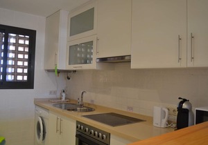 Penthouse, roof terrace, free wifi, balcony, pool views, communal pool