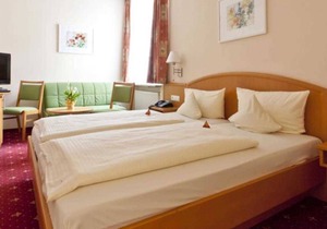 Standard Double Room - Akzent Hotel Goldner Stern & Sternla