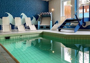 Suite, shower, toilet, balcony - Hotel Schönblick