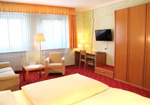 Triple Room 2 - Hotel Garni Goldener Schwan