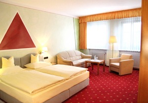 Triple Room 2 - Hotel Garni Goldener Schwan