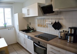 Vacation apartment in a central location and with balcony - Villa Karola FeWo 18