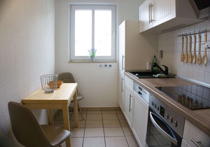Vacation apartment in a central location and with balcony - Villa Karola FeWo 18