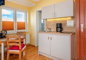 Vacation apartment in Zinnowitz with garden - close to the beach & ideal for 2 people - Villa