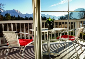 Watzmann, 2-4 Pers., 120 m², 2 Schlafzimmer, Wohnzimmer, Kochnische, Badewanne, Dusche und WC, Balkon