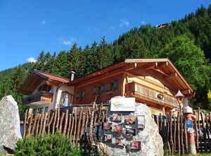 Ferienhaus Bach Für Personen Mit Schlafzimmer | Haller