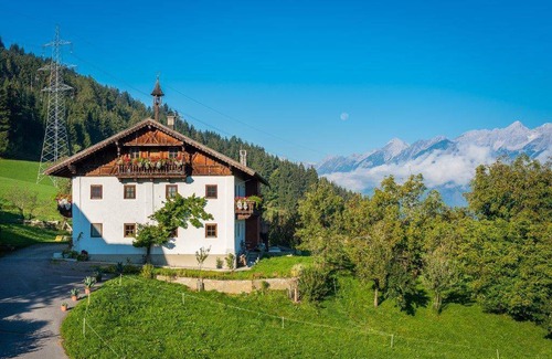 Kolsassberg Apartment | 100 m² Apartment ∙ 2 bedrooms ∙ 4 guests