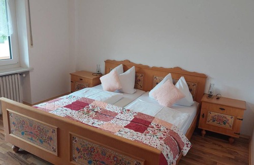 Waldmuenchen Apartment | 100 m² Apartment ∙ 3 bedrooms ∙ 6 guests
