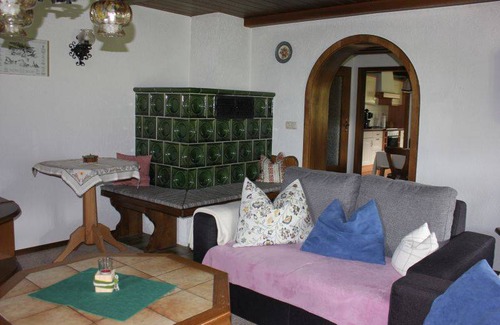Teisendorf Apartment | 100 m² Apartment ∙ 2 bedrooms ∙ 5 guests