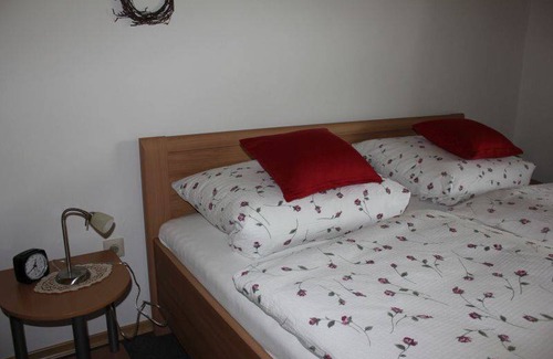 Teisendorf Apartment | 100 m² Apartment ∙ 2 bedrooms ∙ 5 guests
