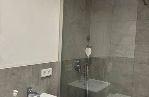 Neuperlach Resort | 100 m² Private room ∙ 1 bedroom ∙ 1 guest