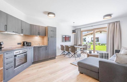 Seefeld in Tirol Apartment | 100 m² Serviced apartment ∙ 3 bedrooms ∙ 15 guests