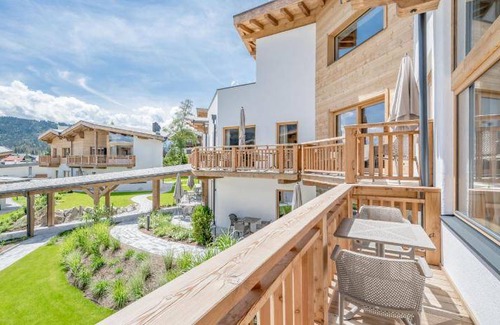 Seefeld in Tirol Apartment | 100 m² Serviced apartment ∙ 3 bedrooms ∙ 15 guests