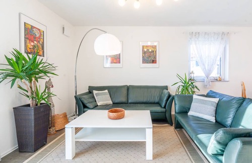 Pfaffing Apartment | 108 m² Apartment ∙ 6 guests