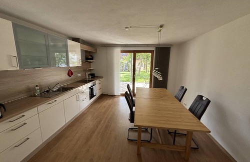 Wackersdorf Apartment | 110 m² Apartment ∙ 2 bedrooms ∙ 4 guests