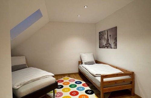 Dachau District Apartment | 115 m² Apartment ∙ 4 bedrooms ∙ 7 guests