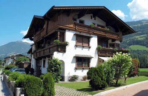Aschau Im Zillertal Apartment | 115 m² Apartment ∙ 4 bedrooms ∙ 10 guests