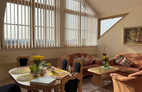 Friedenfels Apartment | 115 m² Apartment ∙ 2 bedrooms ∙ 4 guests