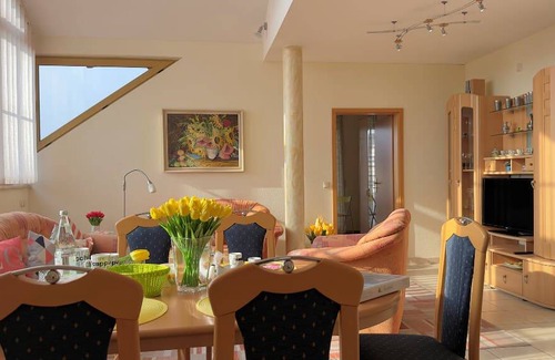Friedenfels Apartment | 115 m² Apartment ∙ 2 bedrooms ∙ 4 guests