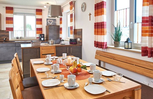 Riedenburg House | 115 m² House ∙ 4 bedrooms ∙ 7 guests