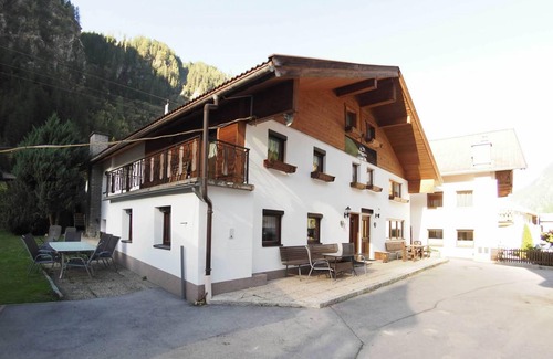 Sankt Leonhard im Pitztal Apartment | 120 m² Apartment ∙ 4 bedrooms ∙ 7 guests