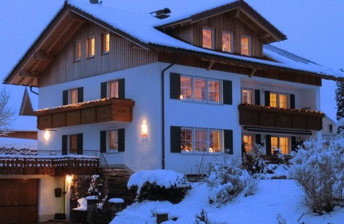 Rueckholz Apartment | 120 m² Apartment ∙ 4 bedrooms ∙ 8 guests