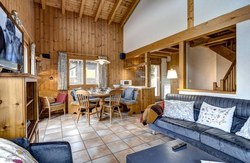 Riddes House | 120 m² House ∙ 3 bedrooms ∙ 8 guests