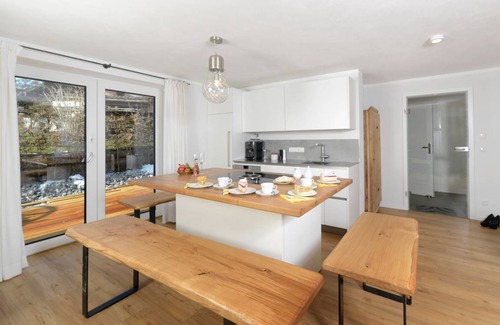 Breitbrunn a. Chiemsee Apartment | 125 m² Apartment ∙ 4 bedrooms ∙ 8 guests