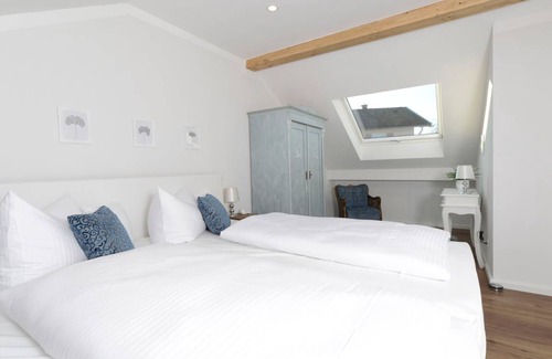 Breitbrunn a. Chiemsee Apartment | 125 m² Apartment ∙ 4 bedrooms ∙ 8 guests