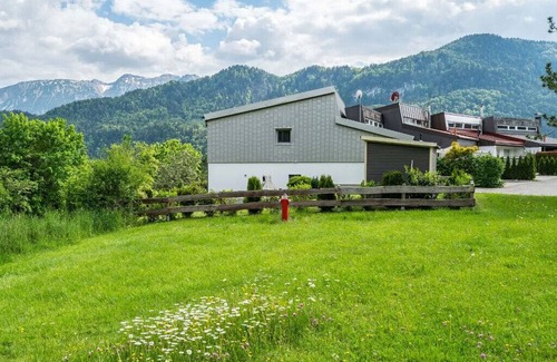 Schwarzenbach House | 125 m² House ∙ 3 bedrooms ∙ 6 guests