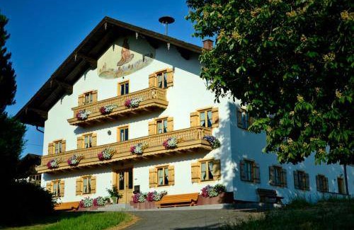 Feldkirchen-Westerham Apartment | 130 m² Apartment ∙ 3 bedrooms ∙ 8 guests