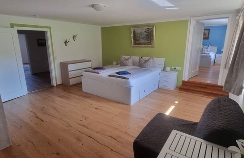 Flintsbach A. Inn Apartment | 130 m² Apartment ∙ 3 bedrooms ∙ 10 guests