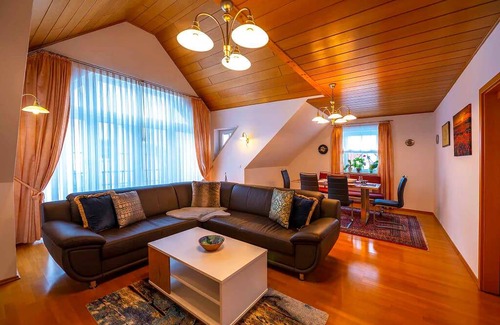 Moosbach Apartment | 132 m² Apartment ∙ 3 bedrooms ∙ 6 guests