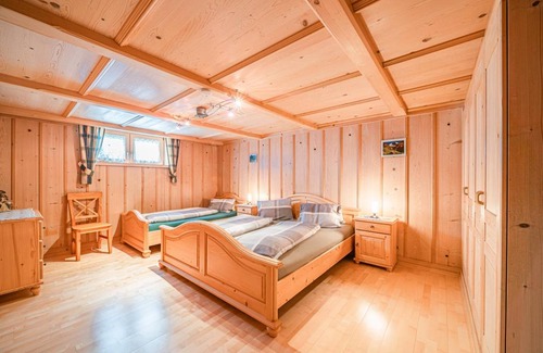 Westendorf Ski Chalet | 135 m² Chalet ∙ 4 bedrooms ∙ 10 guests